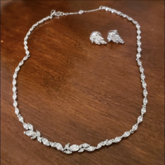 Lousion Set White Rhoduim Plated Necklace